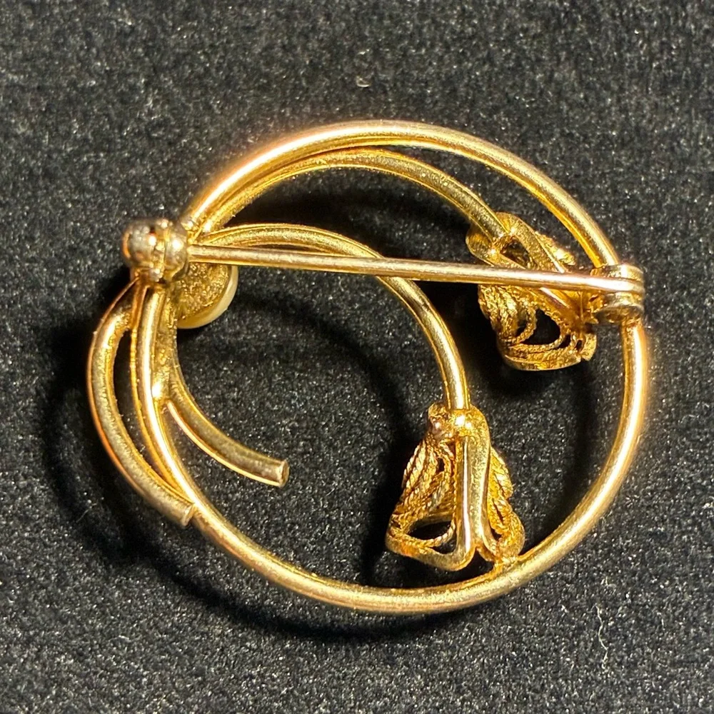 Vintage Mid-Century Gold Tone Floral Brooch